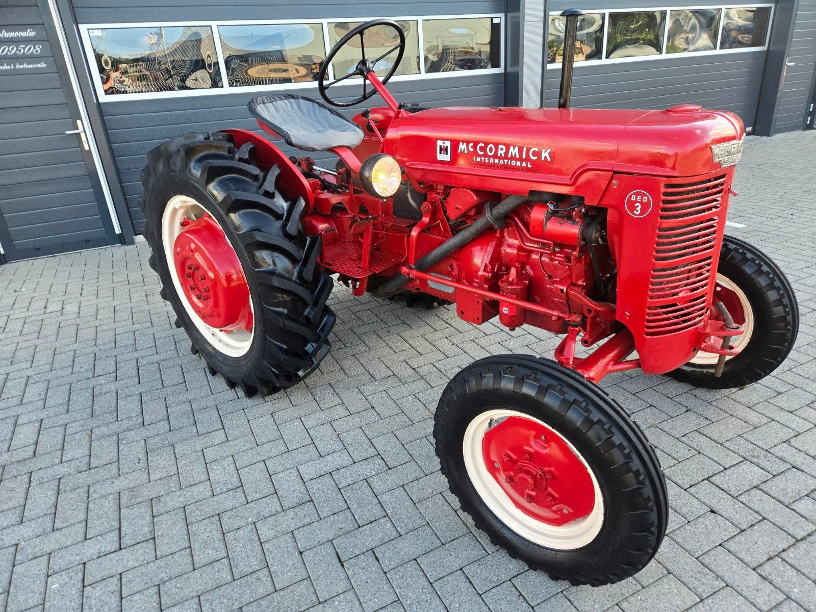 McCormick ded 3
bouwjaar 1953, Ophalen of Verzenden, Gebruikt