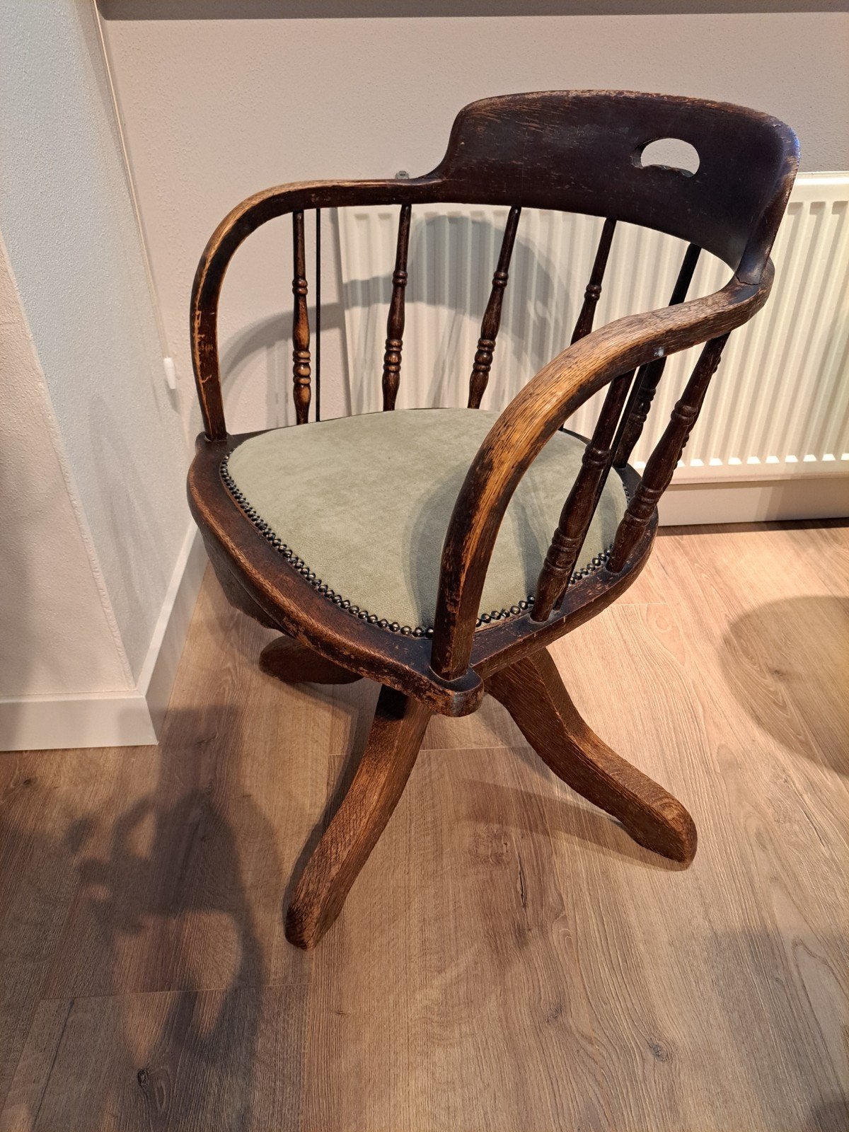 Antieke houten bureaustoel / draaistoel – opnieuw bekleed, Ophalen