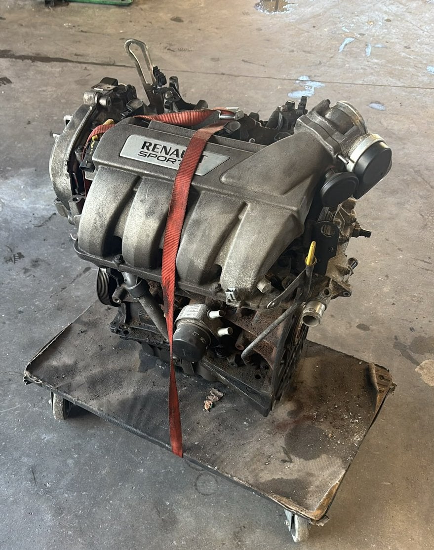 Renault Clio 3  2.0 16v rs sport motor F4R832, Ophalen, Renault
