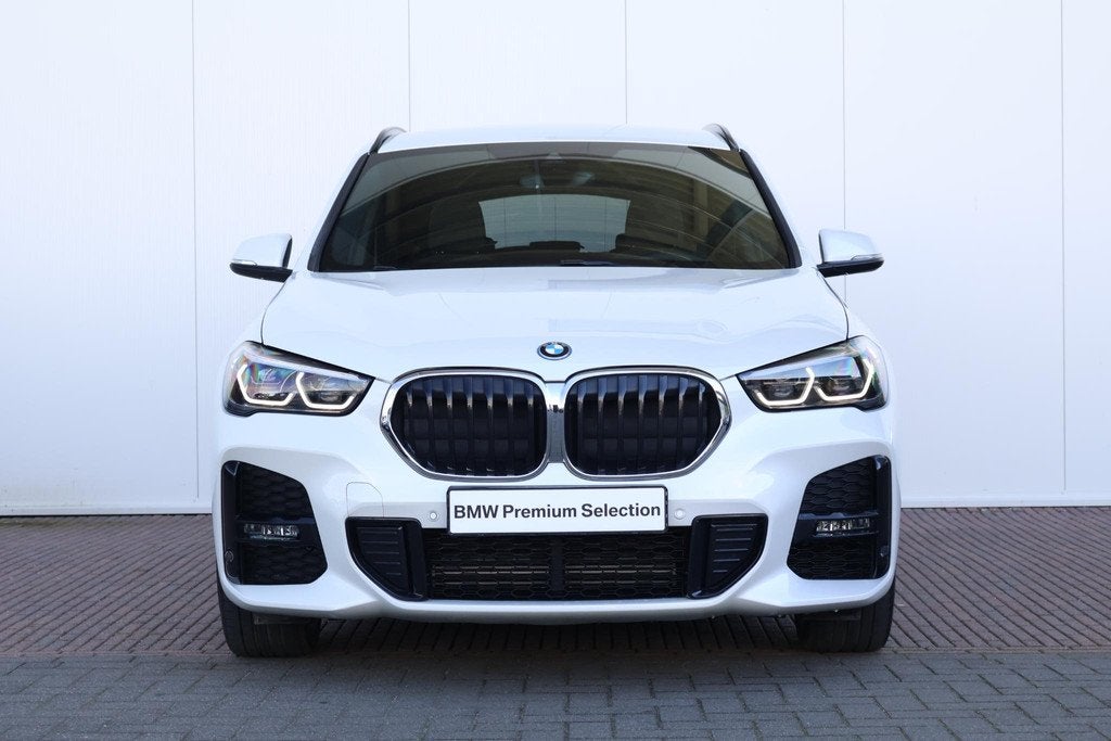 BMW X1 xDrive25e | M-Sport Pakket | Trekhaak | Stoelverwarmi, Stof, Gebruikt, Met garantie (alle), Wit