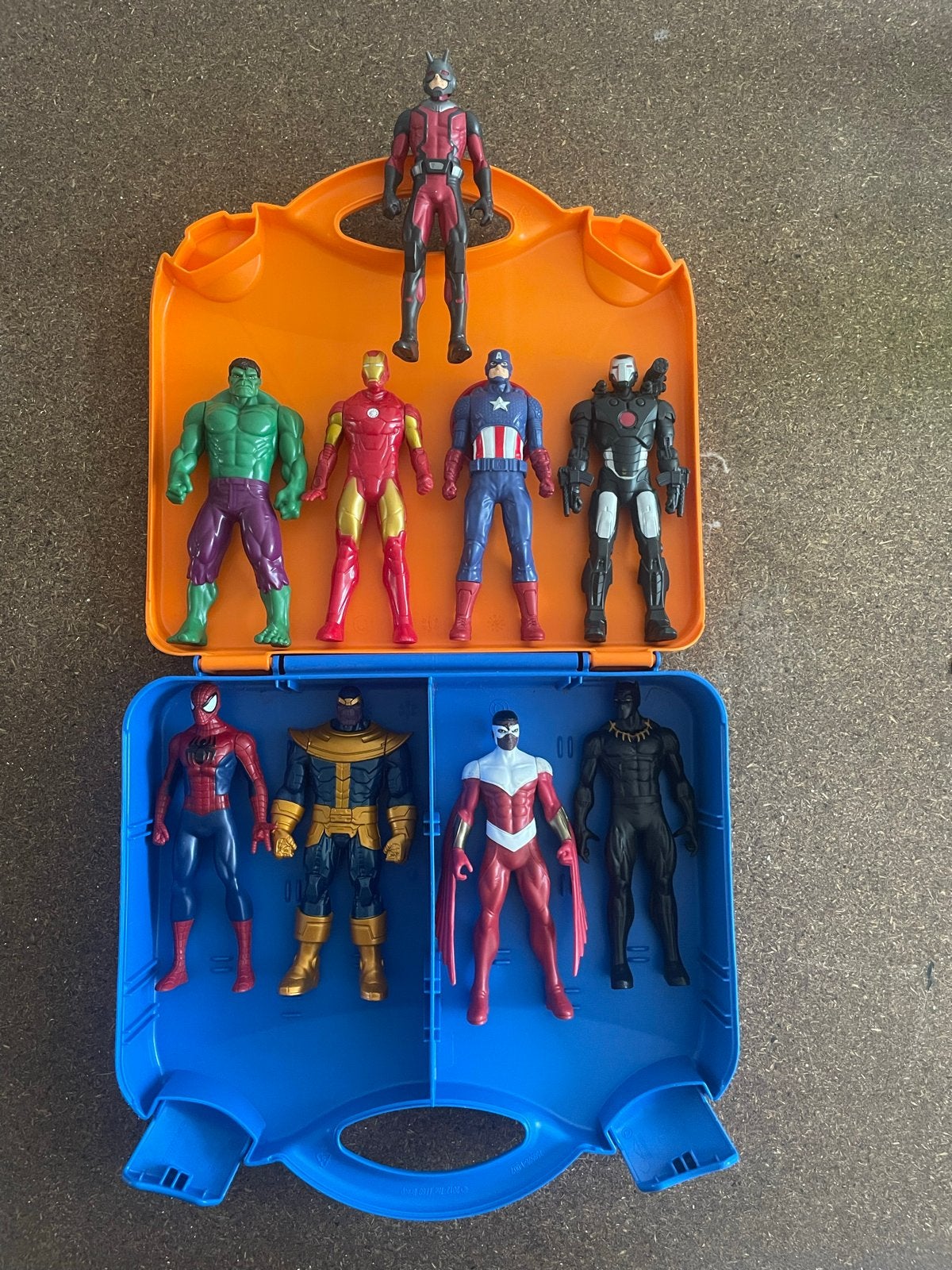 Marvel superhelden actiefiguren in opbergbox, Kinderen en Baby's, Speelgoed | Actiefiguren, Ophalen of Verzenden, Zo goed als nieuw