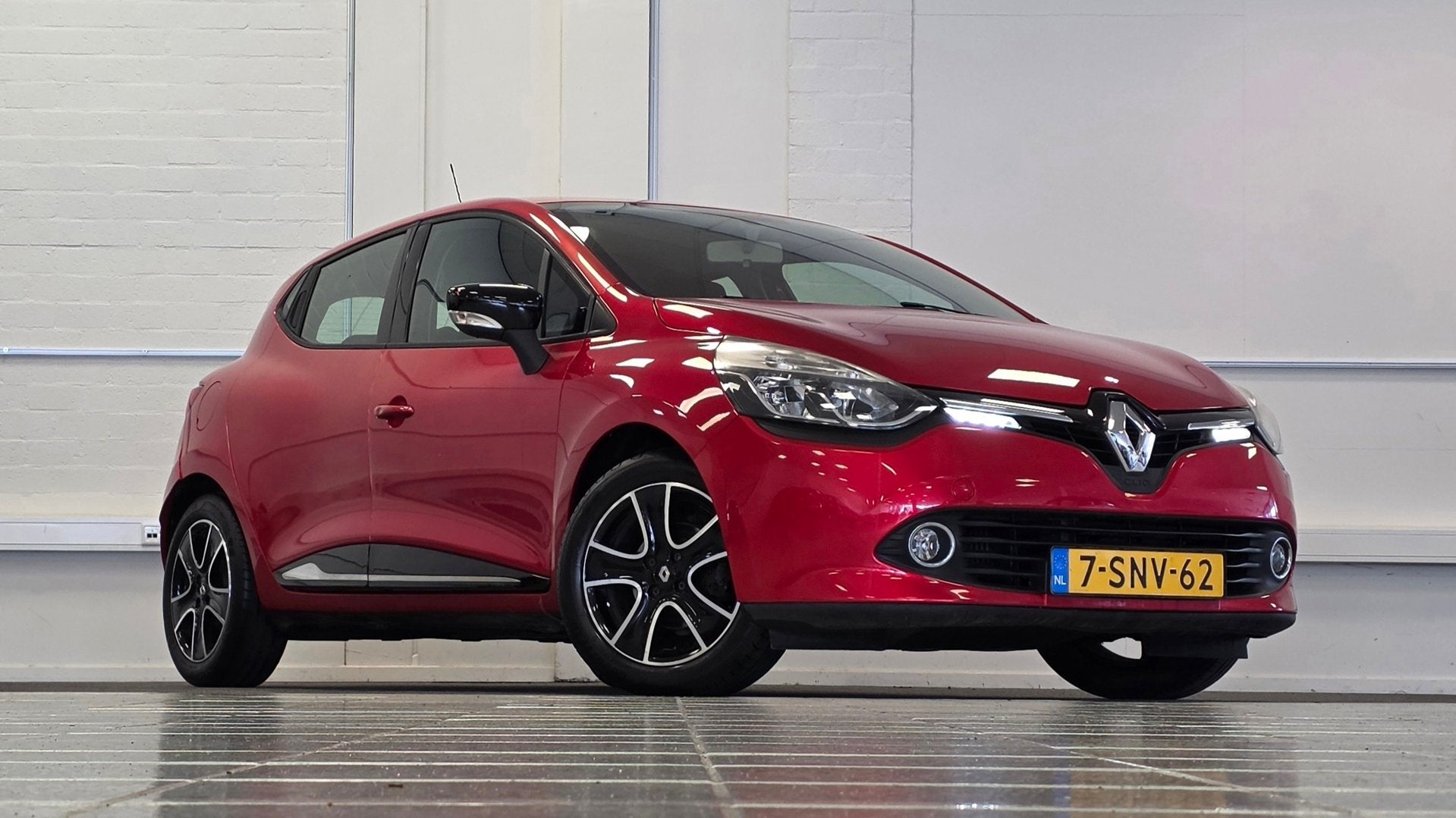 Renault Clio 0.9 TCe Expression 1e Eigenaar Navigatie Trekha, Voorwielaandrijving, Stof, Zwart, 540 kg