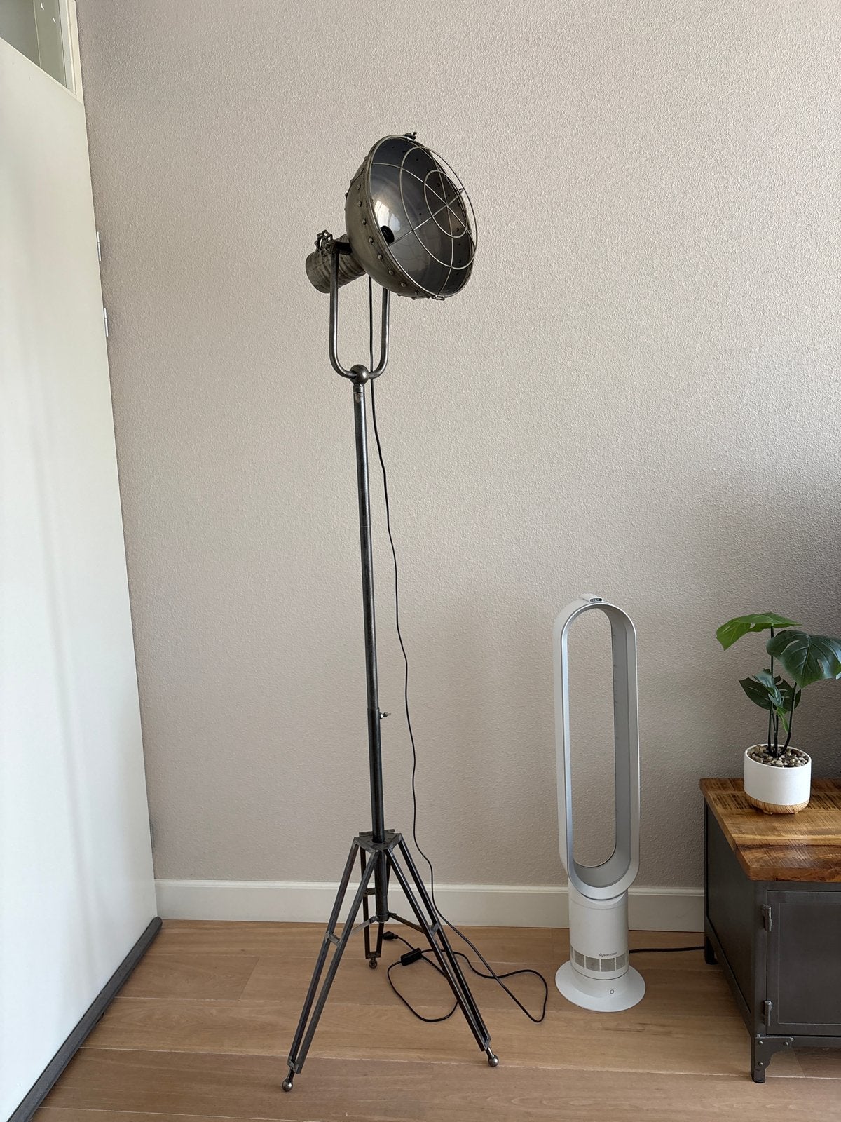 BE PURE HOME  Industriële Vloerlamp Studio Spot - Metaal, Huis en Inrichting, Ophalen, Gebruikt, 100 tot 150 cm, E27 (groot)