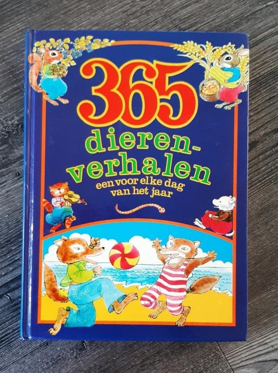 365 Dierenverhalen: Een Verhaal voor Elke Dag, Ophalen of Verzenden, Diverse auteurs, bewerkt door J. Peels, Sprookjes