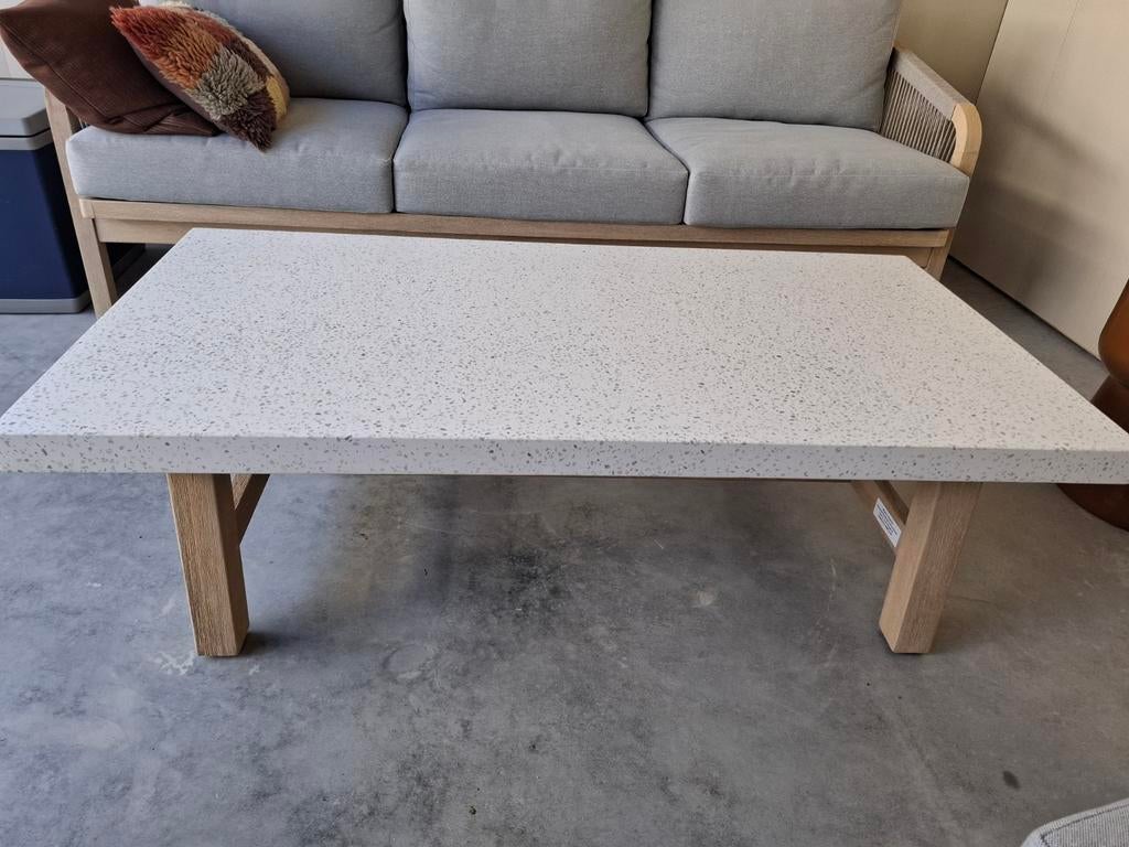 Nieuwe Terrazzo salontafel voor buiten met houten onderstel, Ophalen, Nieuw, Rechthoekig