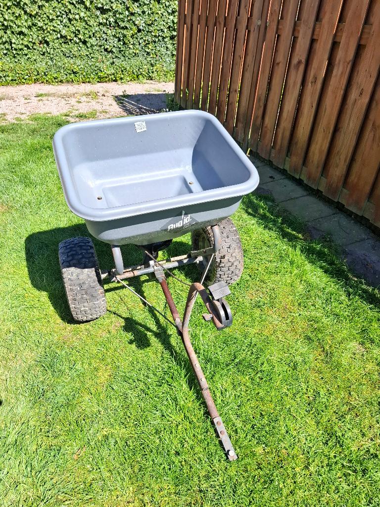Strooiwagen voor achter zitmaaier, Tuin en Terras, Zitmaaiers, Ophalen, Gebruikt, RUGid, 120 cm of meer