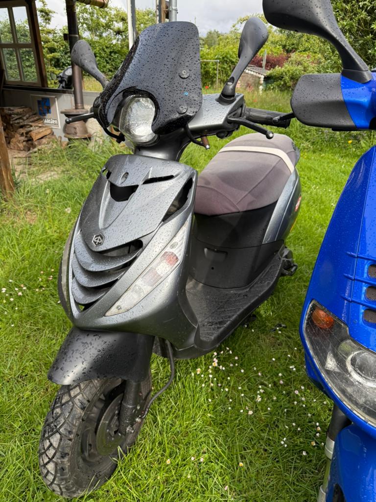 Piaggio zip 2t 50cc duits, Fietsen en Brommers, Scooters | Piaggio, Overige modellen, Ophalen of Verzenden, Zo goed als nieuw
