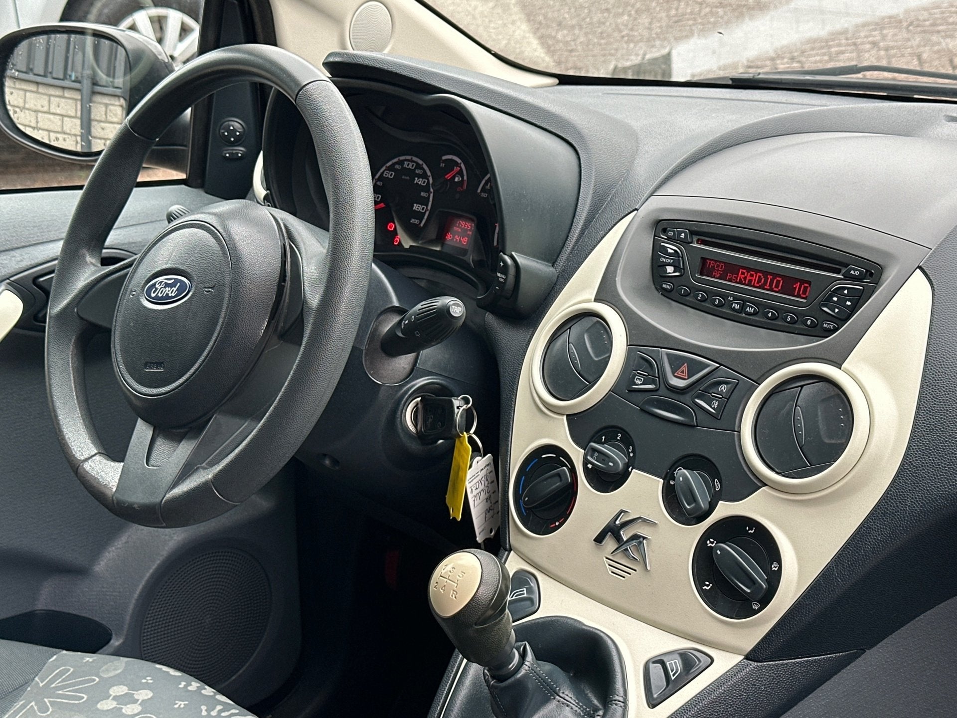 Ford Ka 1.2 Champions Edition start/stop Airco | Nieuwe Apk, Voorwielaandrijving, Euro 5, Gebruikt, 1242 cc