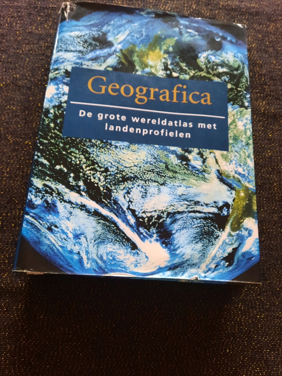 Geografica: De Grote Wereldatlas met Landenprofielen, Overige atlassen, 2000 tot heden, Nieuw, Ophalen of Verzenden