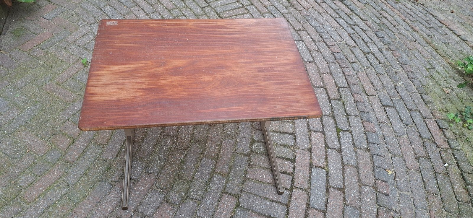 Vintage houten verstelbare schooltafel  met metalen poten, Ophalen