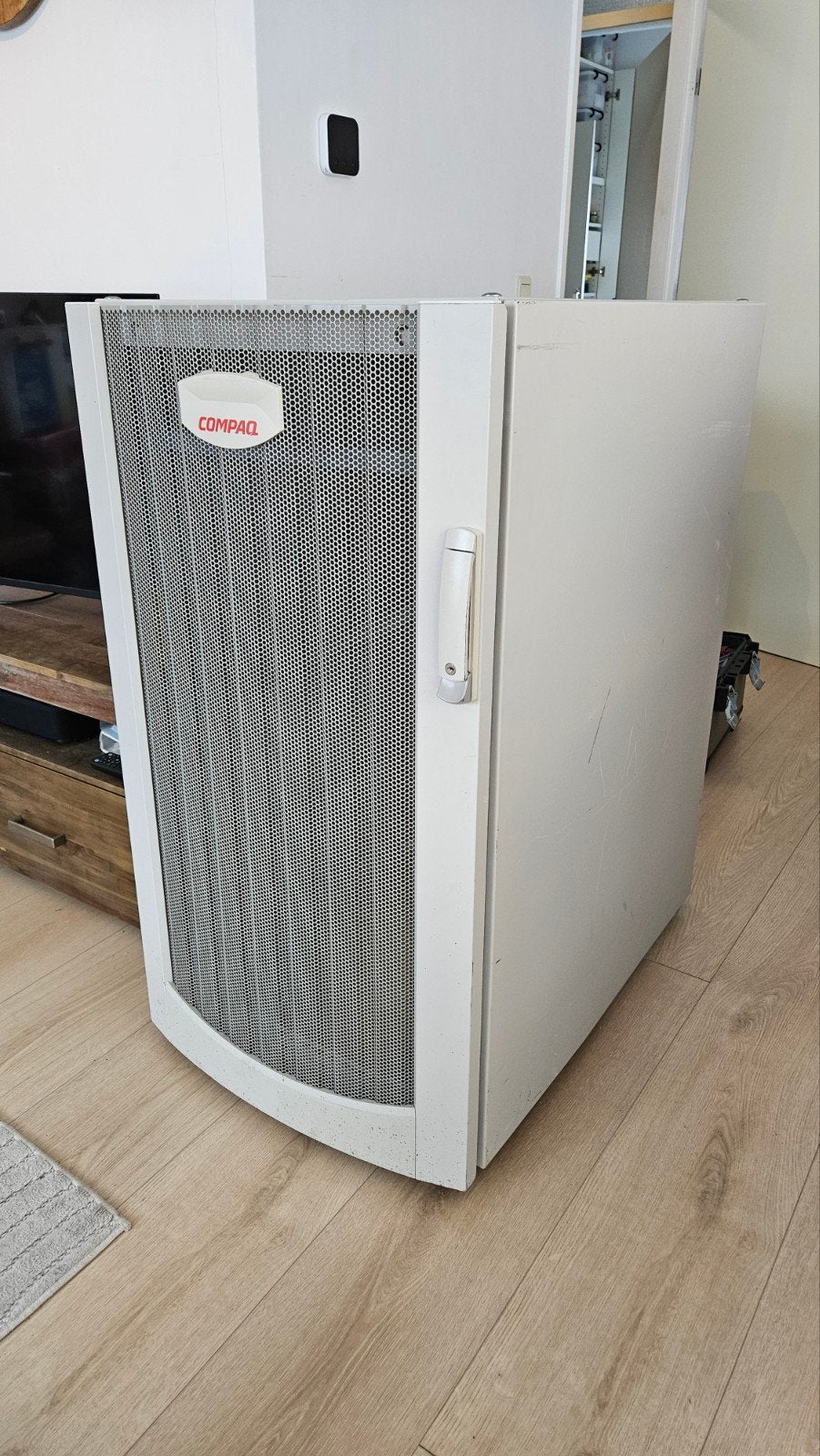 Compaq Serverkast/Rack met geperforeerde deuren, Ophalen, Gebruikt