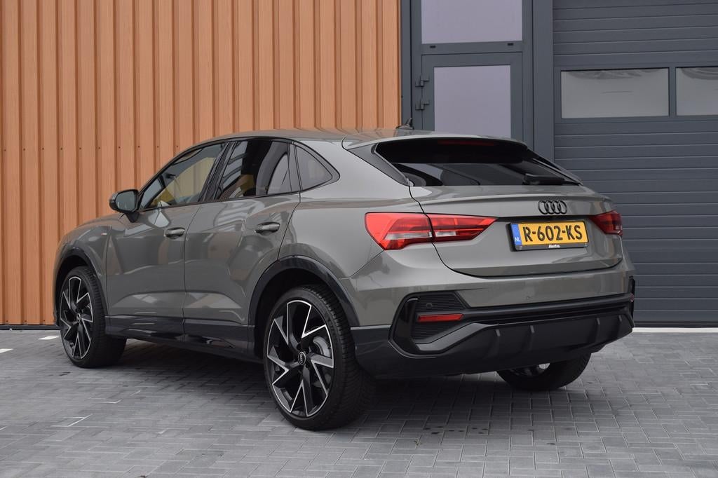 Audi Q3 Sportback 35 TFSI 150pk S-tronic S-line | Chronos Gr, Adaptive Cruise Control, 15 km/l, 4 cilinders, 150 pk