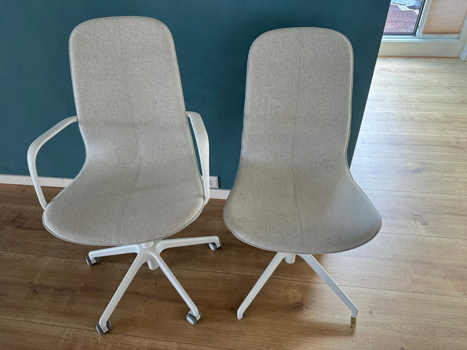 2x IKEA Langfjall bureaustoel - licht grijs, Ophalen, Gebruikt, Beige, Bureaustoel
