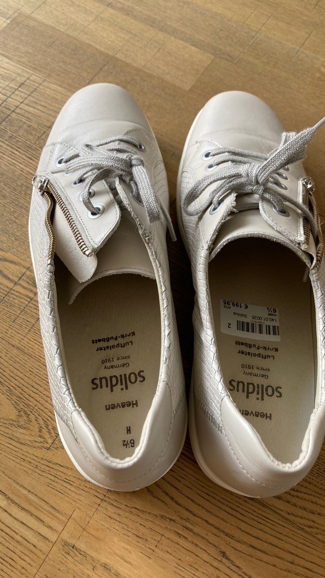 Solidus. Maat 6,5, Ophalen, Zo goed als nieuw, Grijs, Sneakers of Gympen
