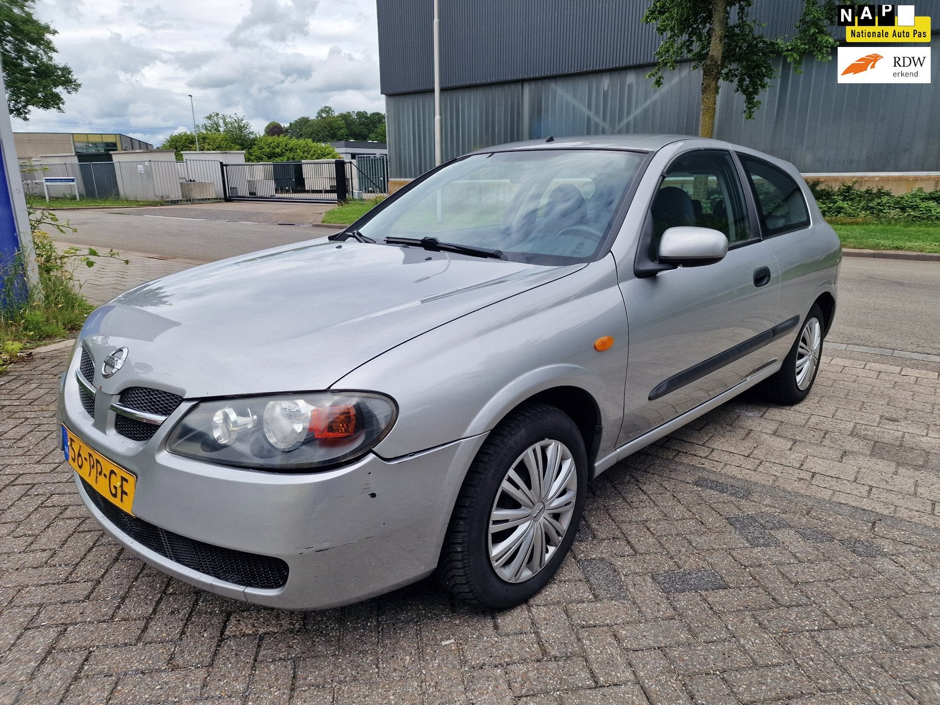 Nissan Almera 1.5 Acenta, Apk, Nap, Goed rijdend Inruil moge, Auto's, Nissan, 4 cilinders, 49 €/maand, Bedrijf, Handgeschakeld