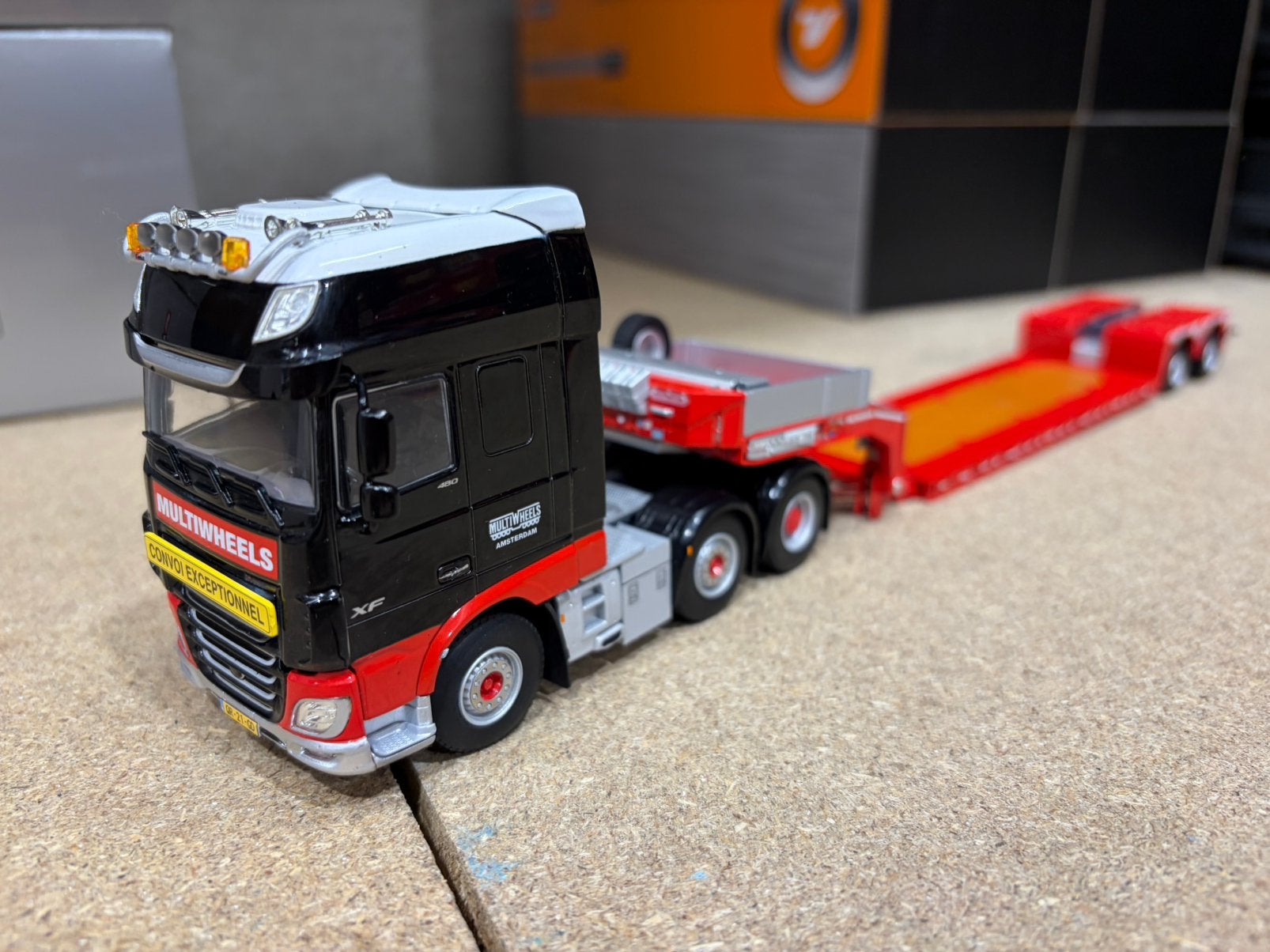 WSI DAF XF SUPER SPACE CAB 6x2 MULTI WEELS, Ophalen of Verzenden, Nieuw, Bus of Vrachtwagen, Wsi