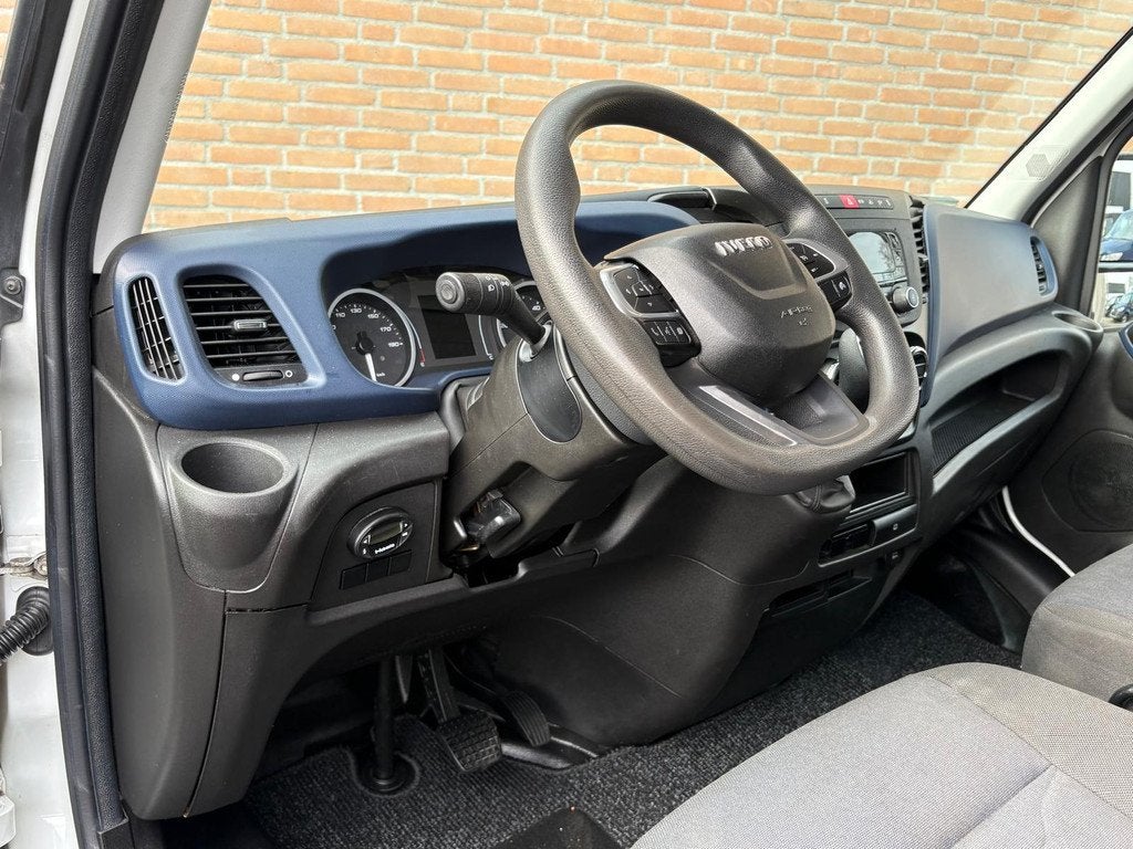 Iveco Daily 35S14 140PK Hi-Matic Bakwagen + Laadklep 20m³, Auto's, Bestelauto's, Automaat, Gebruikt, Wit, Bedrijf