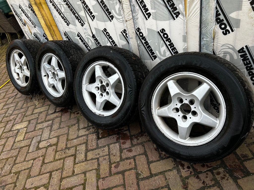 velgenset met banden mercedes w163 (ML), Auto-onderdelen, Banden en Velgen, Ophalen, Gebruikt, Velg(en), 275 mm