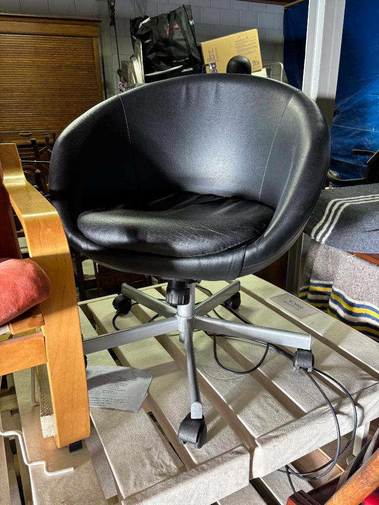 Skruvsta bureaustoel IKEA zwart bureaustoel eettafel stoel, Huis en Inrichting, Stoelen, Ophalen, Zwart, Eén