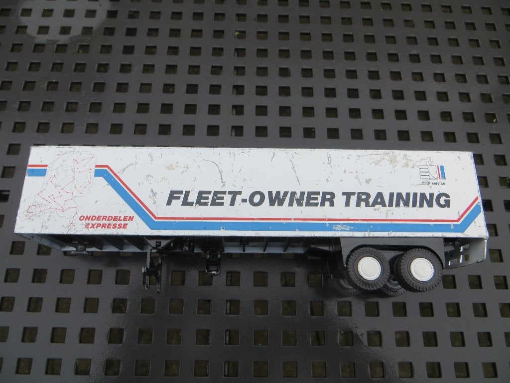 Lion Car trailer Fleet-owner training, Hobby en Vrije tijd, Modelauto's | 1:50, Ophalen of Verzenden, Gebruikt, Bus of Vrachtwagen