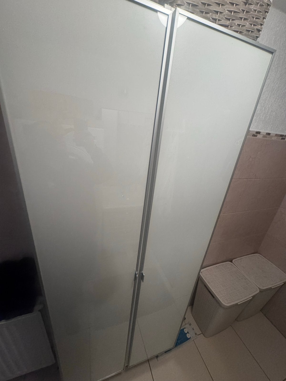 2 Smalle kasten met spiegeldeuren en opbergvakken, Huis en Inrichting, Kasten | Kledingkasten, Ophalen, Gebruikt, 200 cm of meer