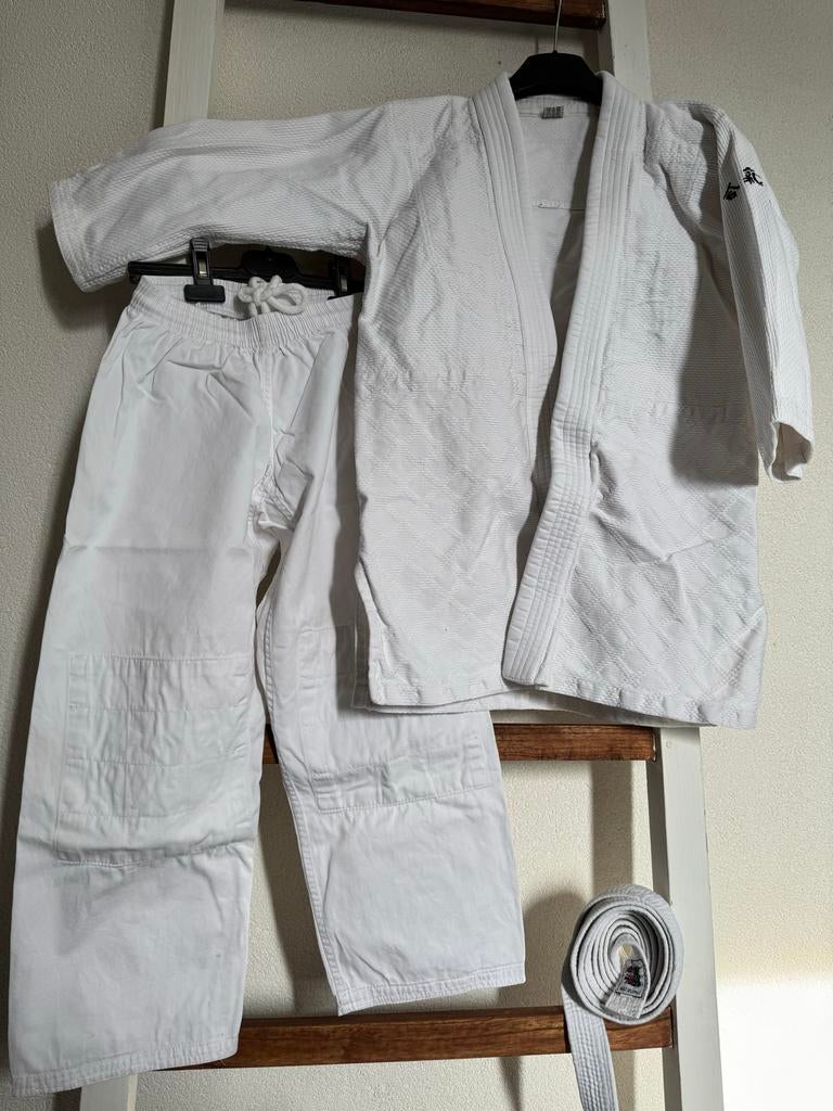 Wit Judo / Jiu Jitsu Pak Maat 160 Matsuru, Sport en Fitness, Groter dan maat XL, Gebruikt, Judo, Vechtsportpak