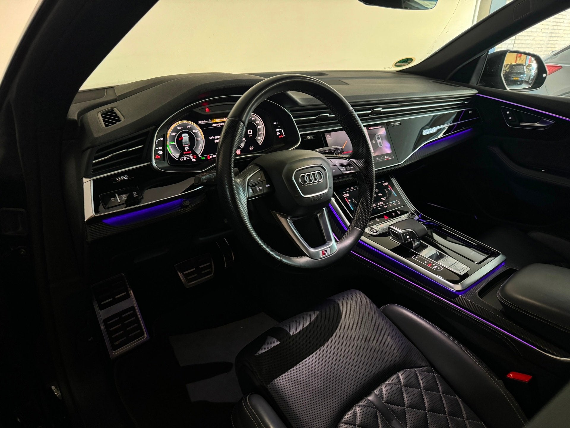 Audi Q8 55 TFSI e quattro S Line Pano|Memory|HuD|Softclose|B, Auto's, Automaat, Dealer onderhouden, 14 kWh, Gebruikt