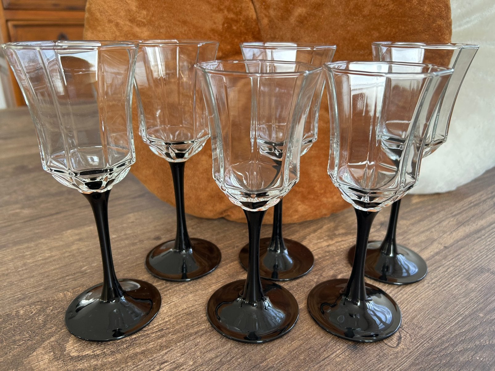 6 vintage Luminarc Octime wijnglazen met zwarte voet, Antiek en Kunst, Antiek | Glas en Kristal, Ophalen of Verzenden