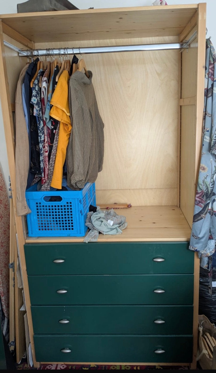 Wooden Wardrobe with Drawers/ White 3-tier shelving unit, Ophalen, Gebruikt, 200 cm of meer, 50 tot 100 cm