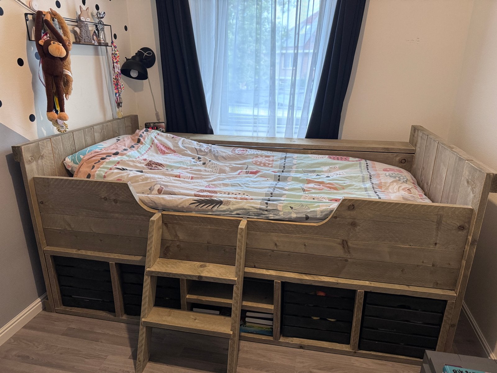 Steigerhouten kajuitbed met opbergruimte en trap, Ophalen, Gebruikt, 90 cm, Eenpersoons