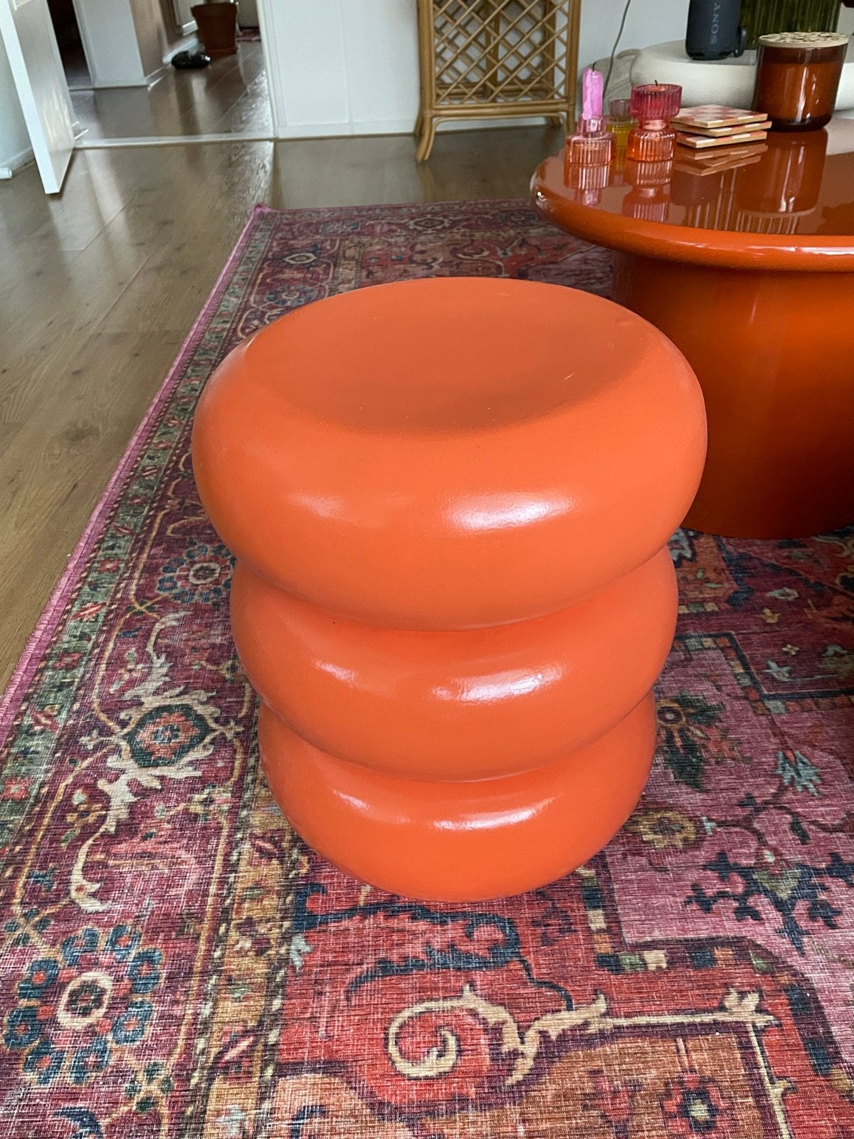 Oranje bijzettafel/krukje in Memphis-stijl, Ophalen, Gebruikt, Overige materialen