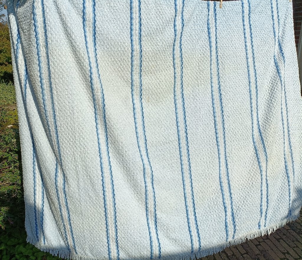 Vintage sprei in blauw badstof katoen 150x215 (N54), Huis en Inrichting, Slaapkamer | Beddengoed, Gebruikt, Blauw, Tweepersoons