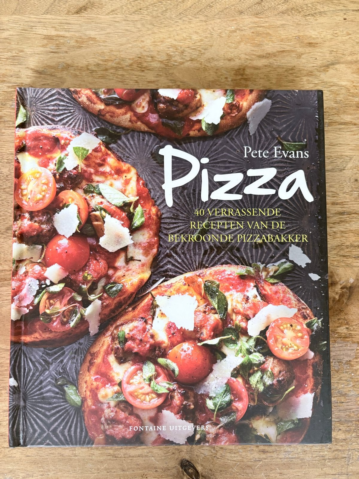 Pizza kookboek van Pete Evans - 40 verrassende recepten, Ophalen of Verzenden, Zo goed als nieuw, Italië, Hoofdgerechten