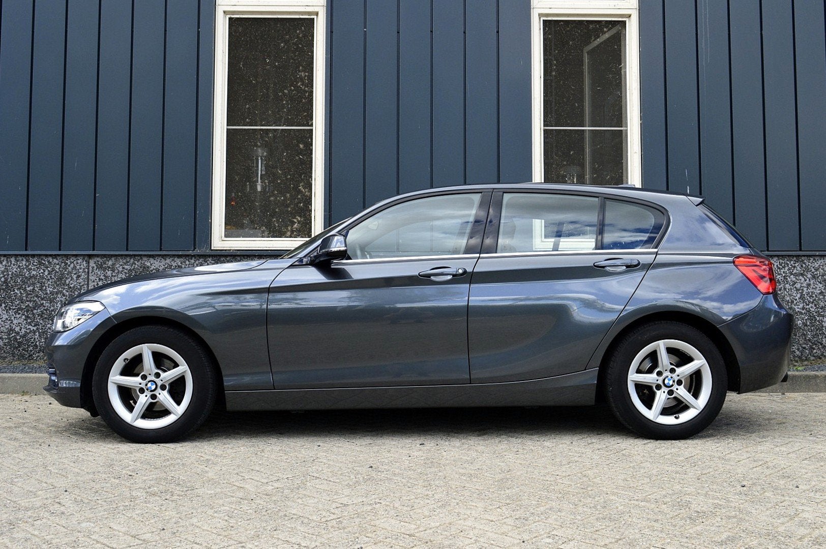 BMW 1-serie 118i Sport-Line Rijklaarprijs-Garantie Leder spo, Gebruikt, Bedrijf, 650 kg, 3 cilinders