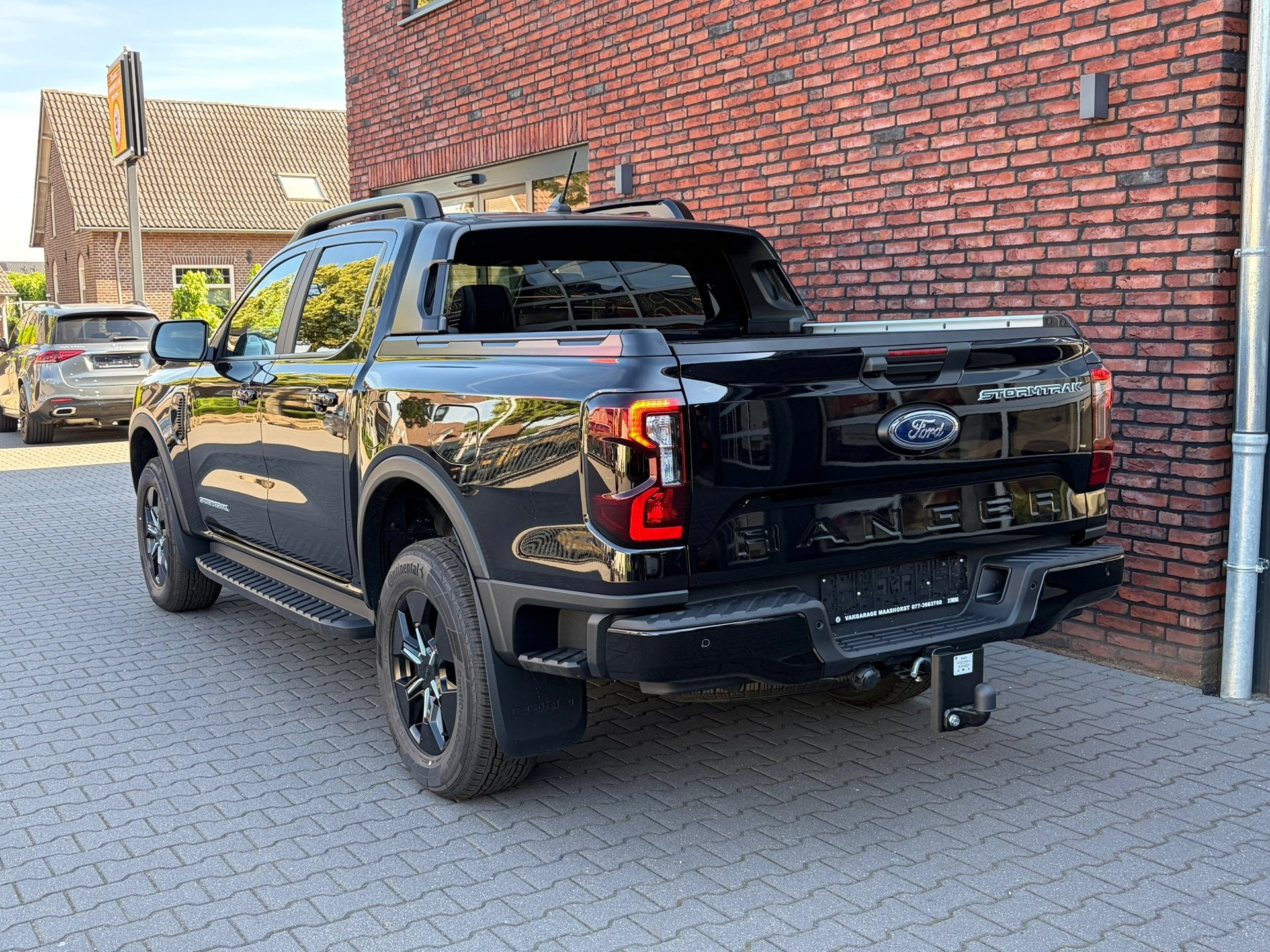 Ford Ranger 2.3 PHEV e-4WD Stormtrak Full Option 3500Kg Trek, Auto's, 12 maanden, 4 cilinders, Origineel Nederlands, Bedrijf