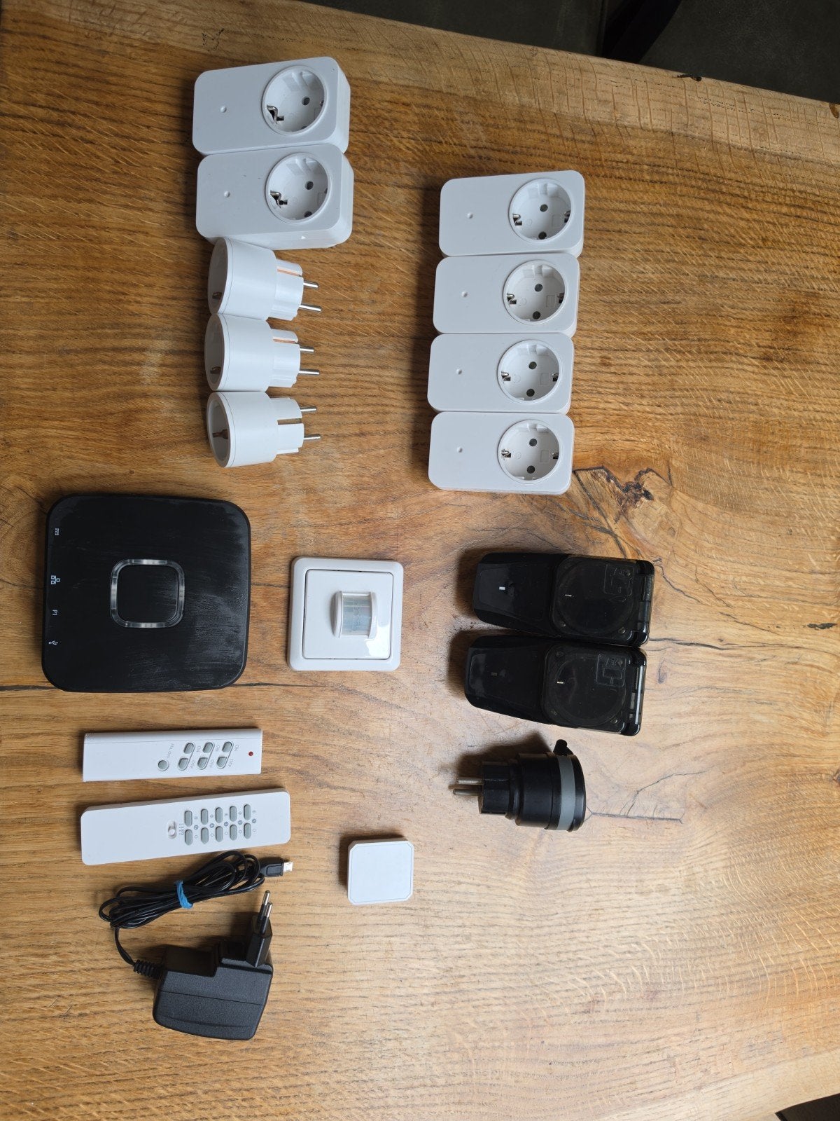 KlikAanKlikUit Smart Home set: Hub, Schakelaars, Afstandsbed, Computers en Software, Ophalen of Verzenden, Zo goed als nieuw