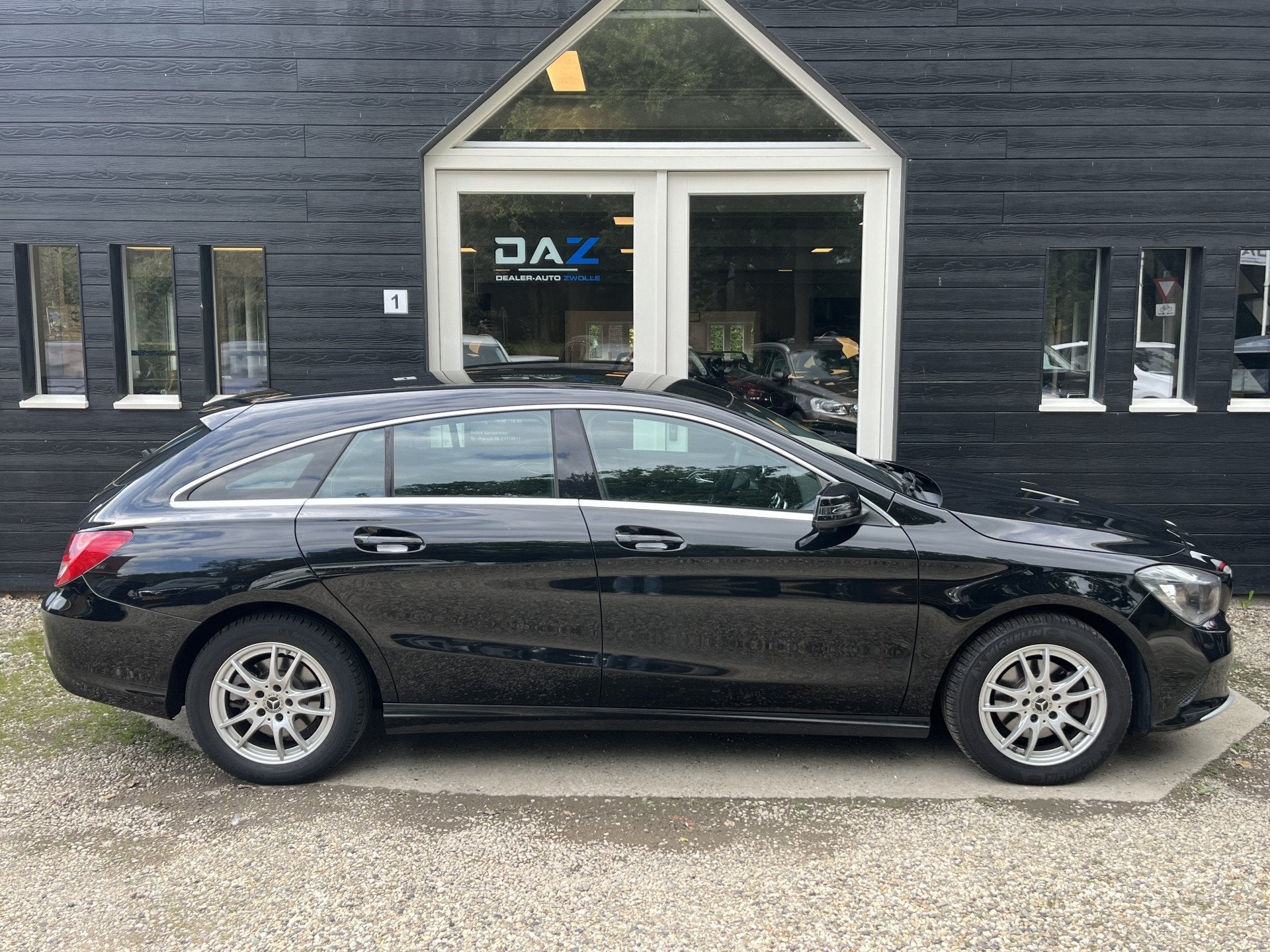 Mercedes-Benz CLA-Klasse Shooting Brake 180 Ecc/Audio/Pdc/Lm, Voorwielaandrijving, Gebruikt, 4 cilinders, 715 kg