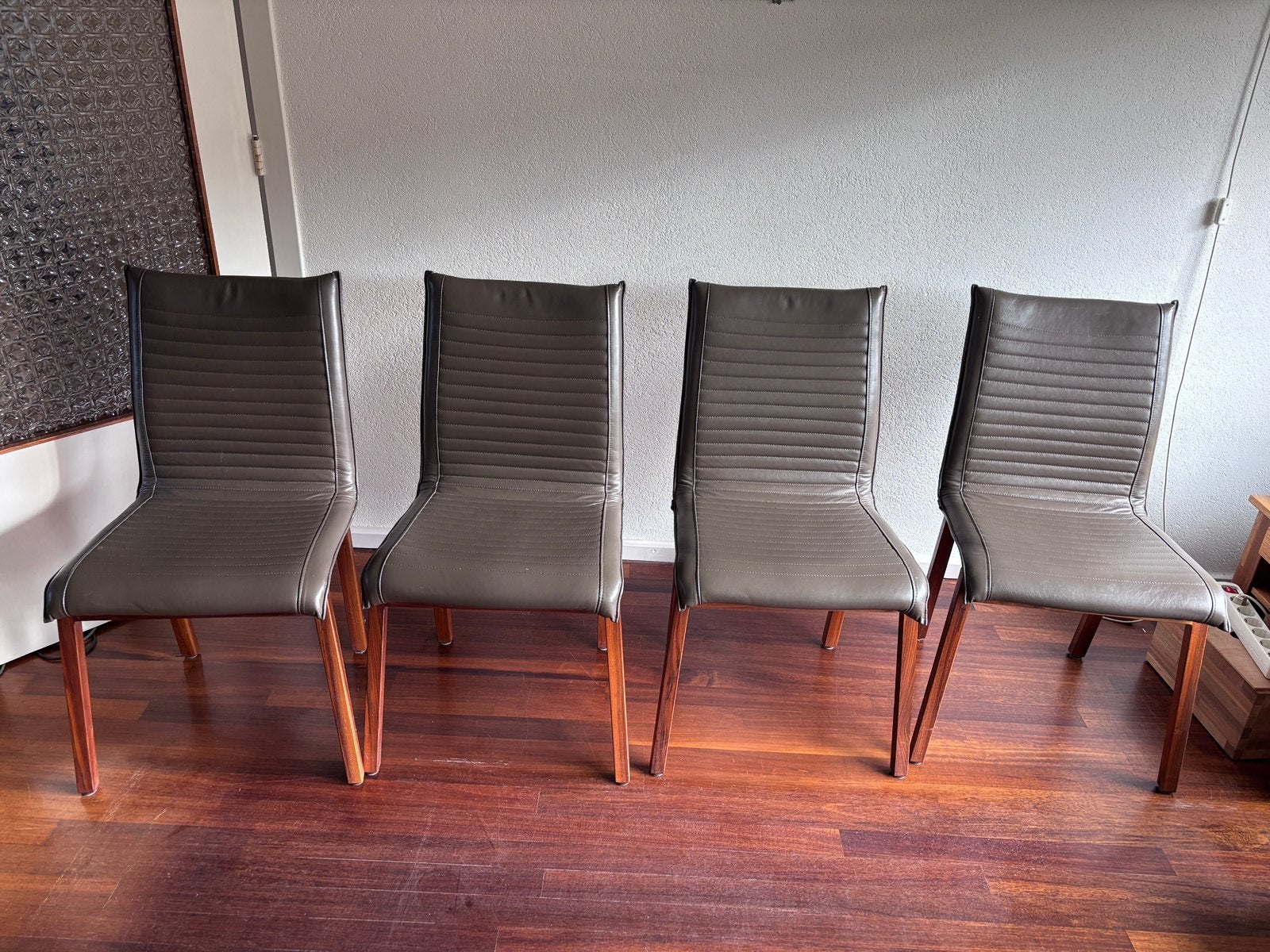 Eetkamerstoelen 4 stuks, van Nomada, Huis en Inrichting, Ophalen, Overige kleuren, Leer, Zo goed als nieuw