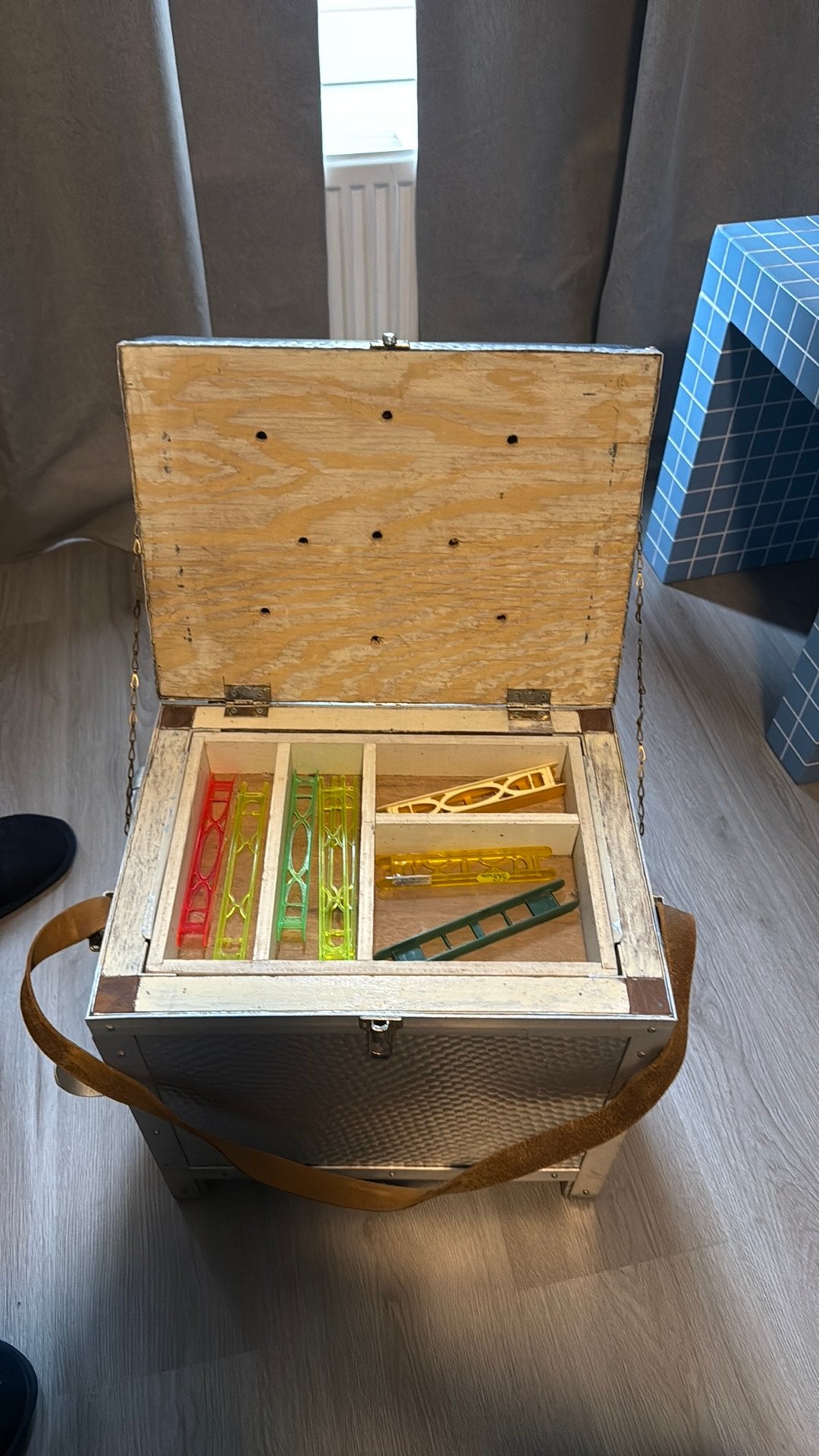 Crate for fishing gear, Ophalen, Zo goed als nieuw, Minder dan 50 cm
