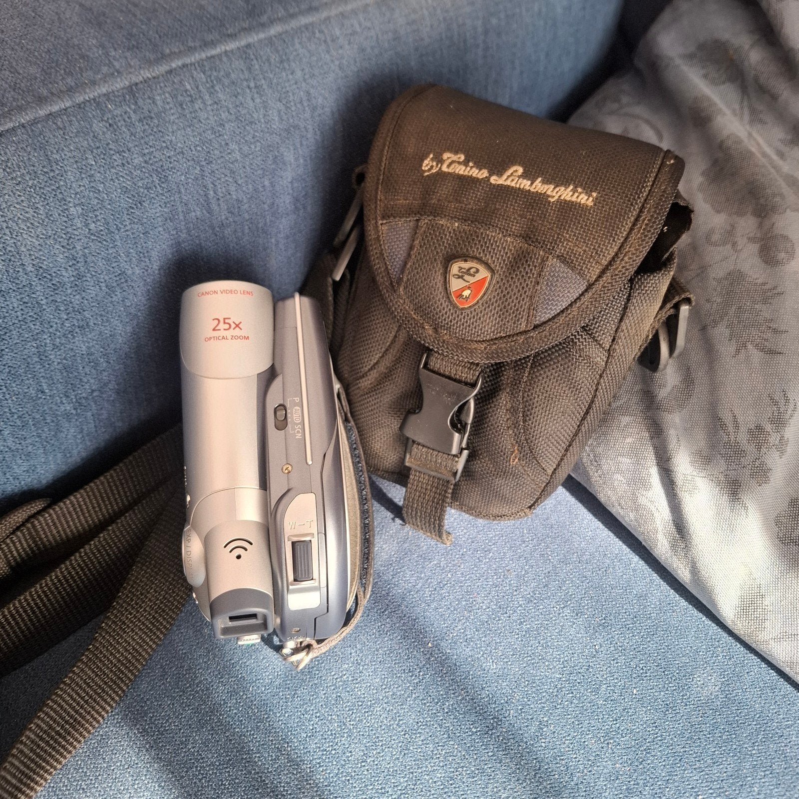 Canon DC100 DVD Camcorder met tas (geen oplader), Ophalen of Verzenden, Mini dv, Canon, 20x of meer