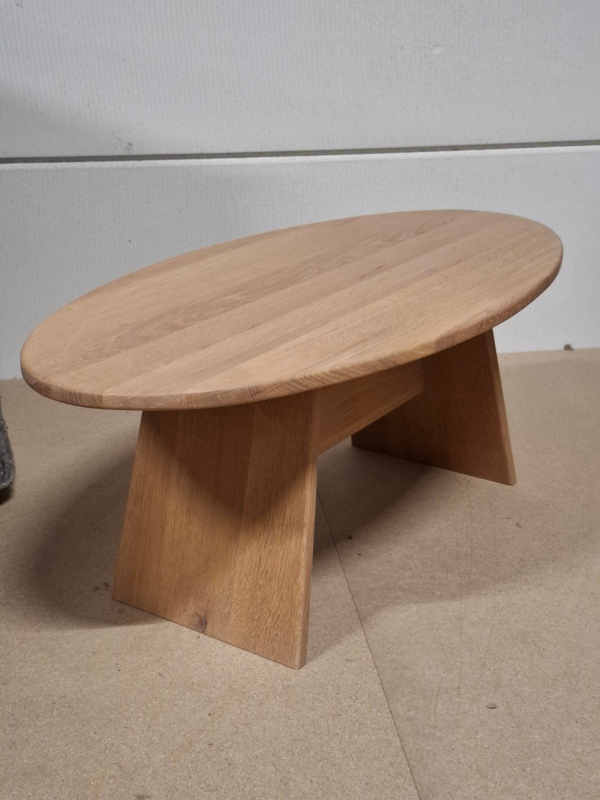 Eikenhouten ovale salontafel, bijzettafel, massief eiken, Ophalen, 50 tot 100 cm, Eikenhout, Nieuw