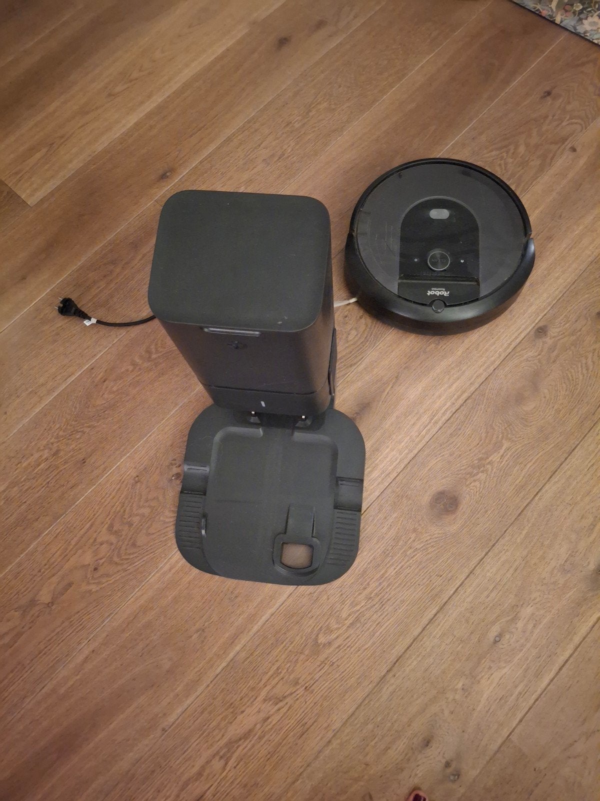 Roomba i7+ Robotstofzuiger met zelflegende basis en onderdel, Ophalen, Robotstofzuiger