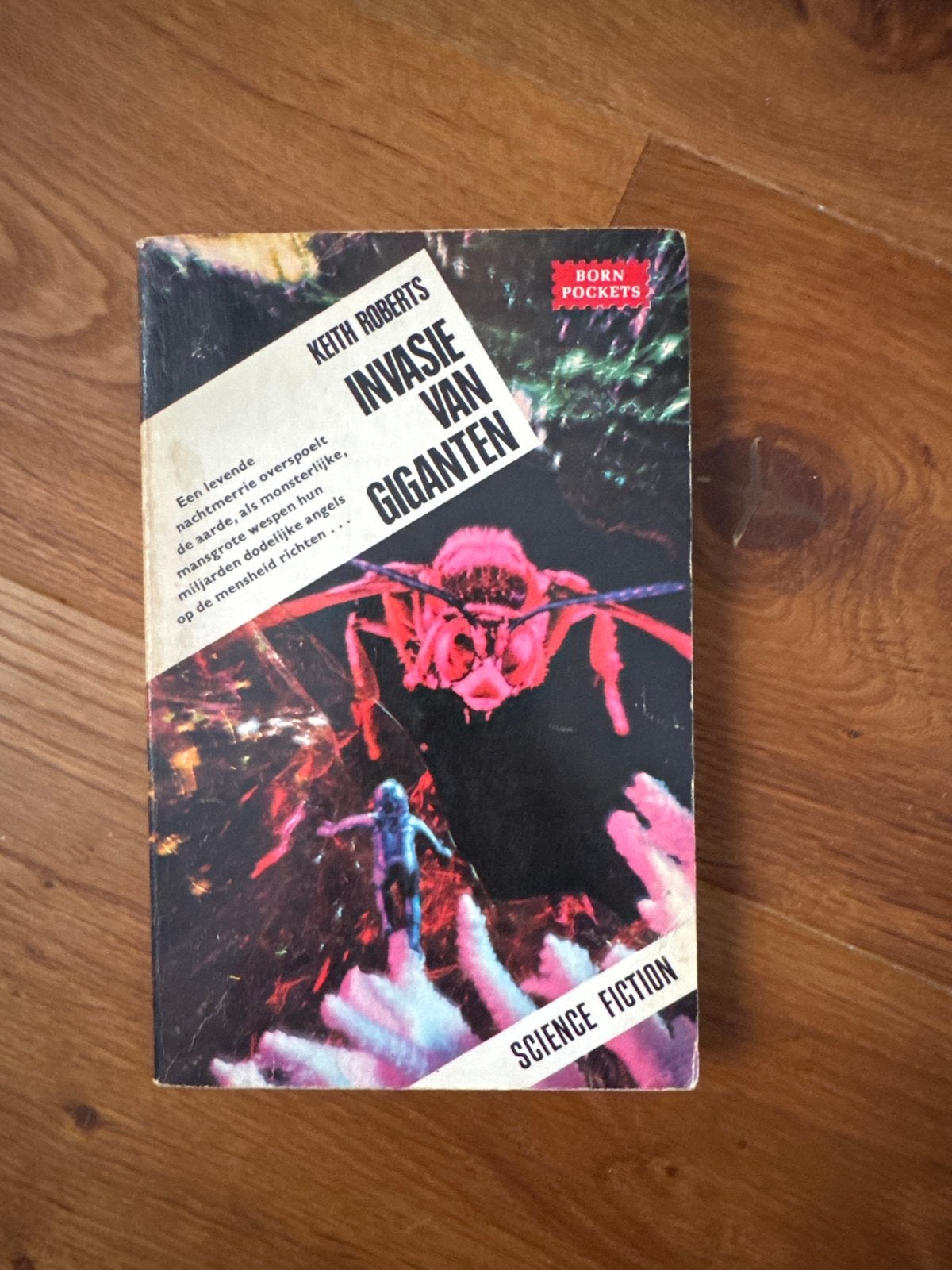 Invasie van Giganten - Keith Roberts (Science Fiction), Ophalen of Verzenden, Gelezen