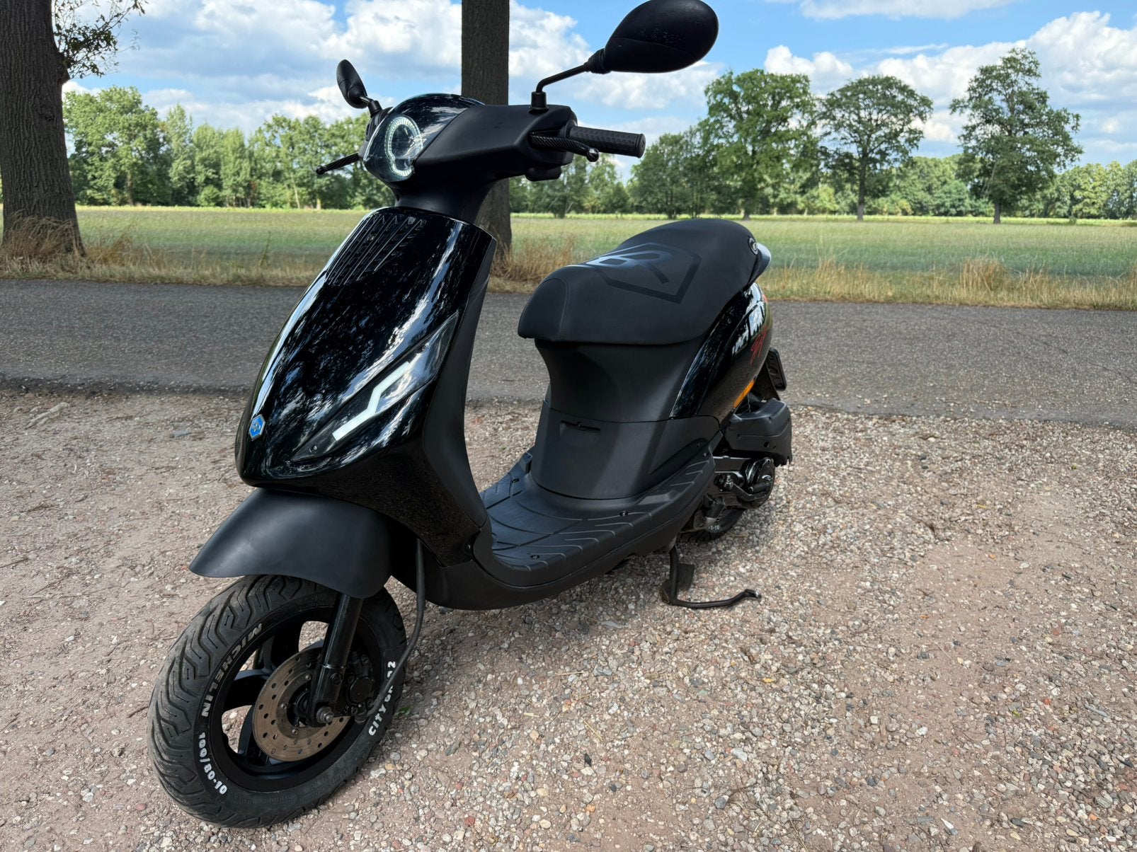 Z.G.A.N piaggio zip 50 cc 4t2v - 100% schadevrij, Ophalen, Maximaal 45 km/u, Zip, Zo goed als nieuw