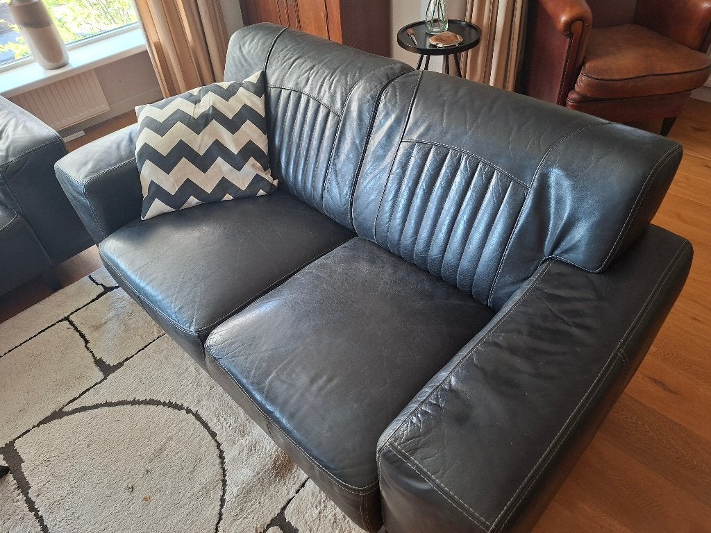 2 Banken zwart leer, Huis en Inrichting, Banken | Bankstellen, Ophalen, Gebruikt, Minder dan 75 cm, 150 tot 200 cm