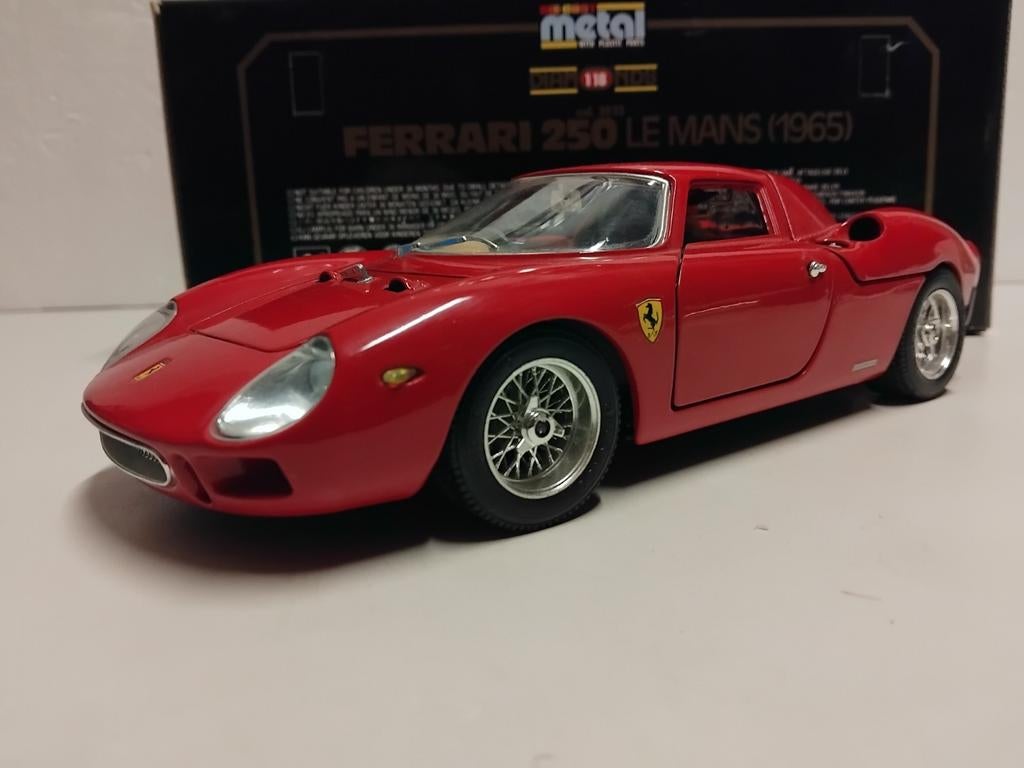 Ferrari 250 LM 1965 Le Mans rood Bburago metal 1:18 KRD, Hobby en Vrije tijd, Modelauto's | 1:18, Ophalen of Verzenden, Zo goed als nieuw