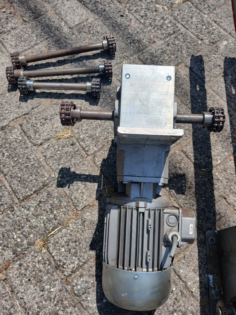 Bonfiglioli motorreductor met kettingassen, Ophalen, Gebruikt