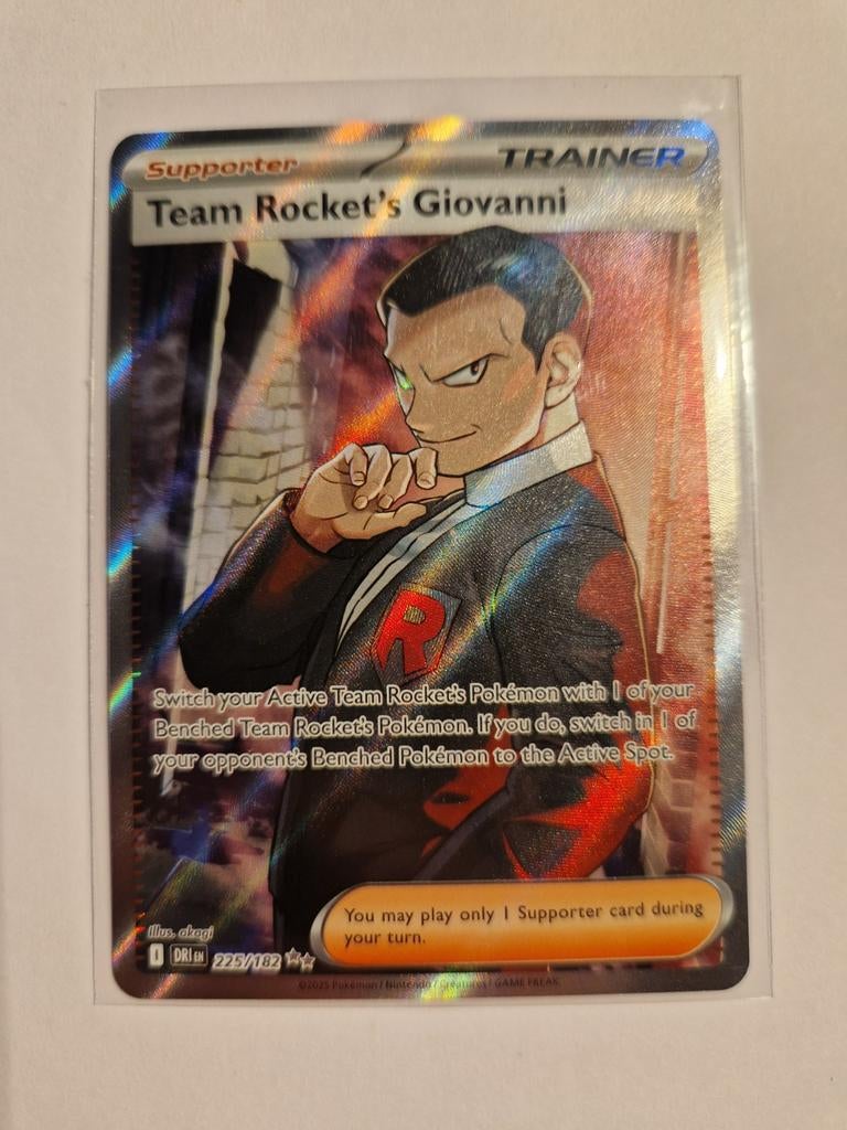 Team Rocket's Giovanni 225 (DRI) Pokémon Kaart, Ophalen of Verzenden, Zo goed als nieuw, Losse kaart, Foil