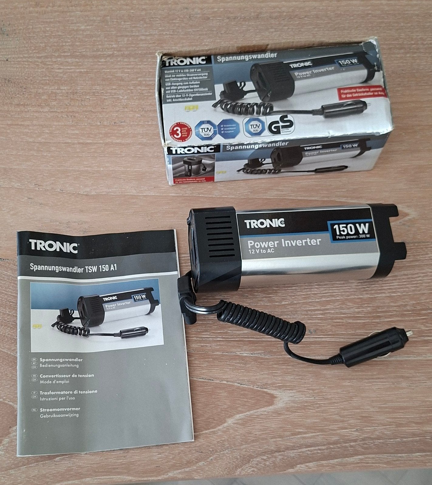 Omvormer 12 volt - 220 / 240 volt. 150Watt. Nieuw in de doos, Ophalen of Verzenden, Nieuw