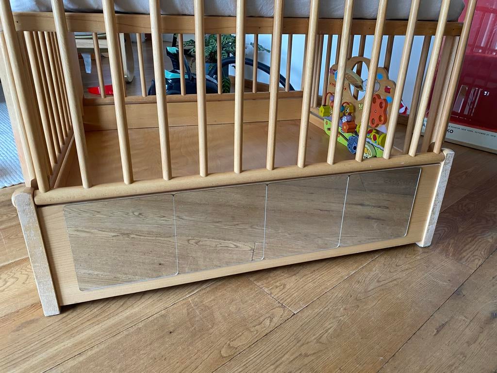 Montessori box met spiegel, lade, matras, lakens & speelgoed, Ophalen, Gebruikt, Rechthoekig, In hoogte verstelbaar